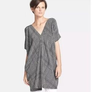 Vince silk Chic Black and White Geometric tunic Dress